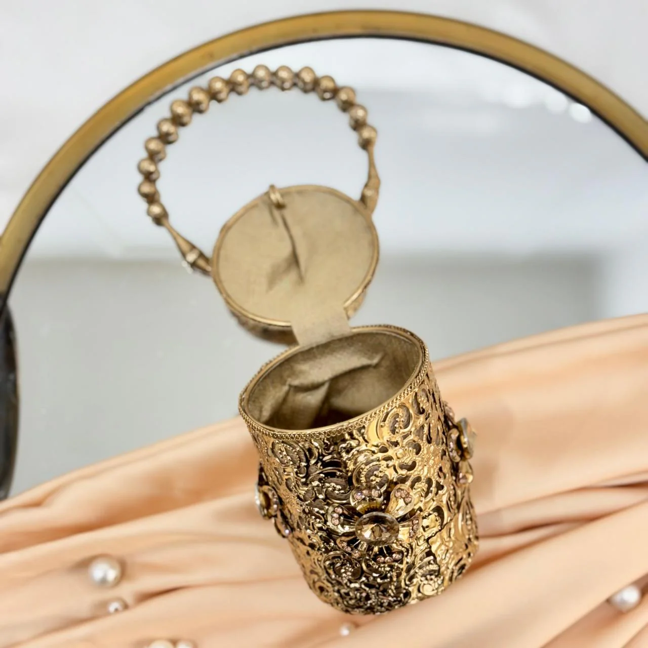 Elegant Ladies Hand Purse